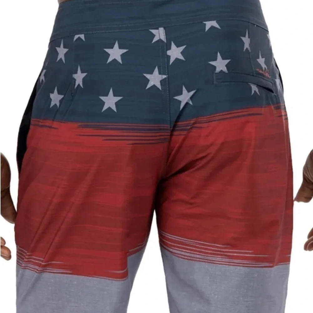 New Men’s Travis Mathew STARBOARD SHORES BOARDSHORT Shorts Size 42 Flag